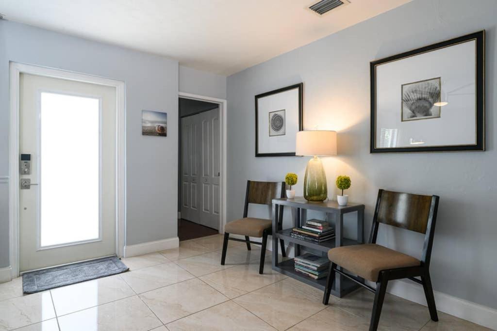 Casa de férias Paradise 3 Bedroom With Heated Pool Close To Fort Lauderdale