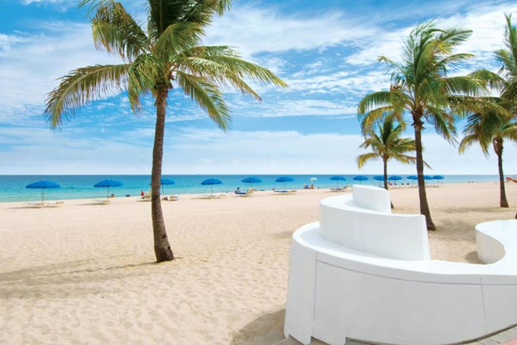 Paradise 3 Bedroom With Heated Pool Close To * Fort Lauderdale